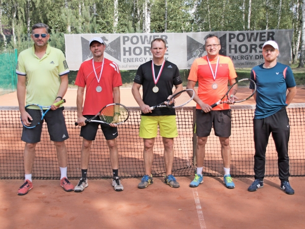 Tenisiści zakończyli zmagania w turniejach powiatowych