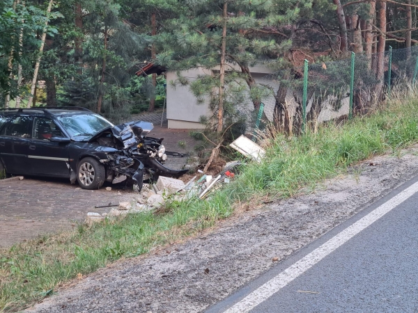 Wypadek samochodowy w Lubogoszczy